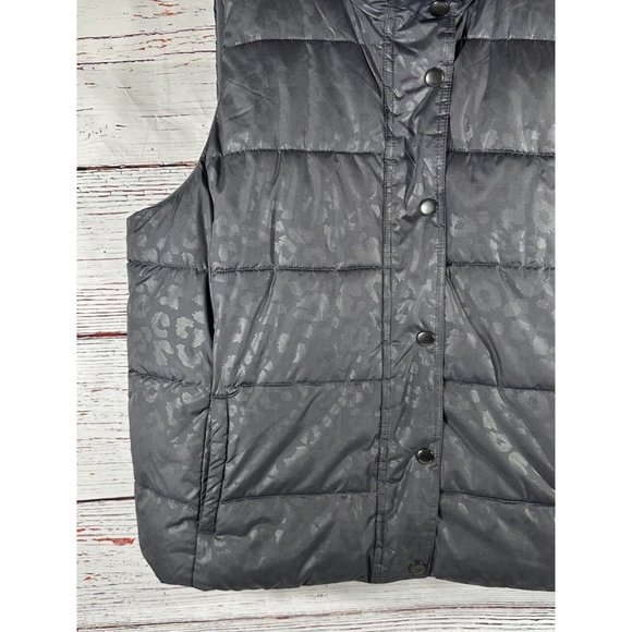 Old Navy Puffer Vest Size XXL Gray Zipper and Button Up Front Camo Print Warm - Picture 5 of 13